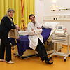 Bärbel Weinert ist die neue leitende Hebamme im Hegau-Bodensee-Klinikum in Singen und hat mit Unterstützung von Wolfram Lucke, Chefarzt ...