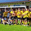Der SV Denkingen jubelt nach dem 5:4-Erfolg gegen den FC Überlingen.