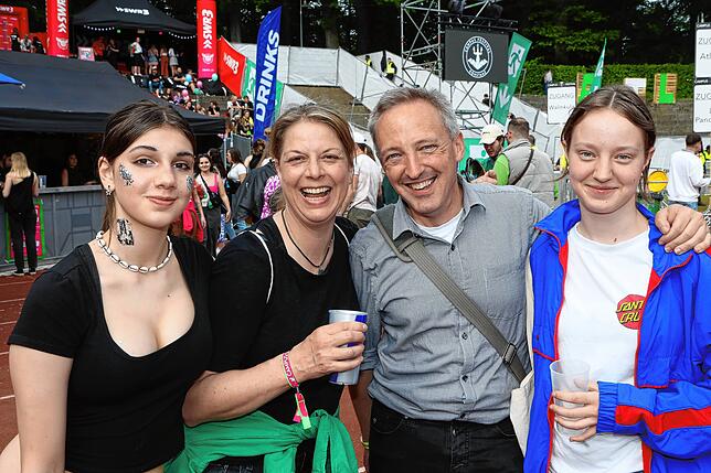 Bild 13: Im Stadion wird am zweiten Tag des Campus-Festivals nochmals aufgedreht
