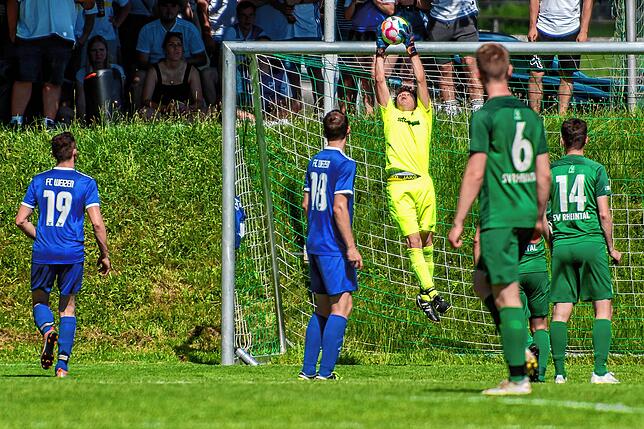Bild 4: FC Weizen rettet sich durch das 2:1 beim SV Rheintal vor dem Direktabstieg &ndash; und wir haben Bilder!