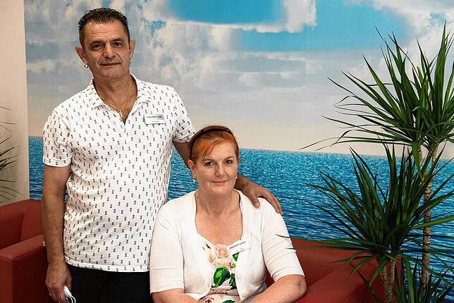 Freuen sich über den Neustart: Murat und Doris Gören in ihrem Holiday Land in Friedrichshafen.