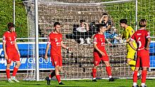 Hängende Köpfe beim 1. FC Rielasingen-Arlen nach der 3:6-Niederlage beim FC Holzhausen.