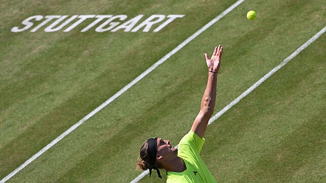 Alexander Zverev trennen bei seiner ersten Stuttgart-Teilnahme seit 2019 noch zwei Siege vom Titel.