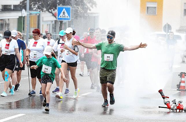 Bild 40: Stadtlauf durch die Donaueschinger Innenstadt kommt gut an