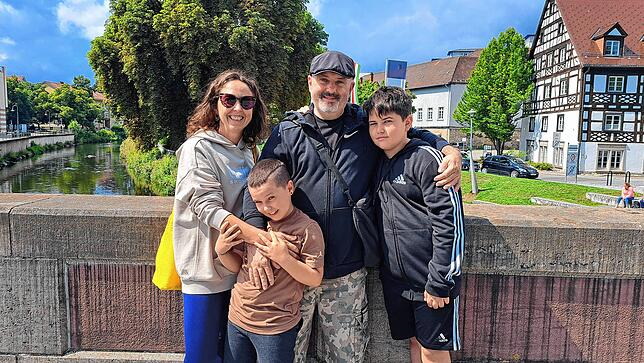 Olatz Caño, Xabi Otaolea und die Kinder Ander und Julen (ganz rechts) kamen 2021 zum ersten Mal in den Schwarzwald. Für die Familie aus ...