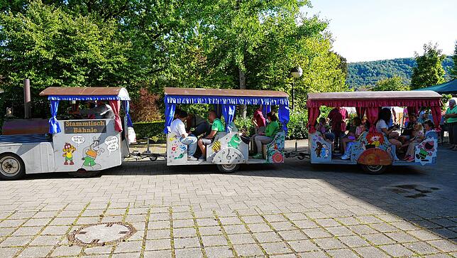 Bild 22: Albbrucker Dorffest: Ausgelassene Stimmung, zahlreiche Besucher und buntes Programm.