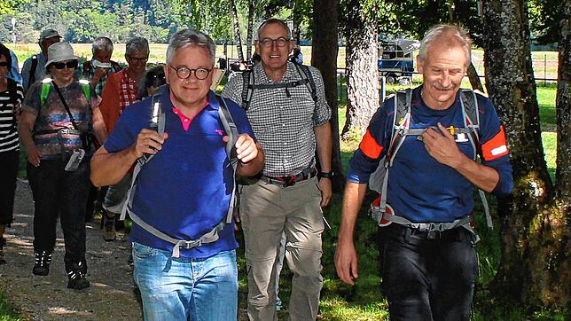 Wandern oder radeln mit Tourismusminister Guido Wolf (vorn, li.) kann man wieder bei seiner Sommertour.