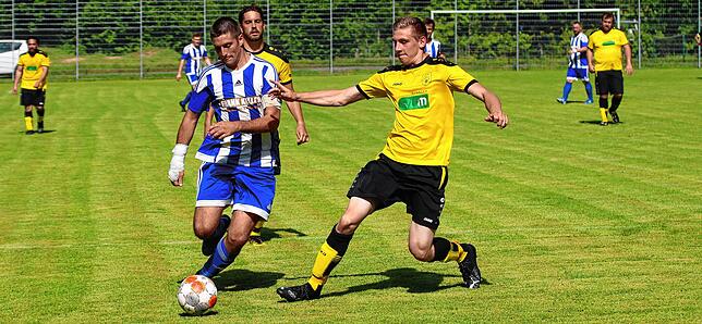 Bild 34: SV Karsau schießt sich mit 14:0 bei der Spvgg. Utzenfeld zum Titel &ndash; und wir haben Bilder!