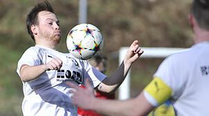 Frühe Führung: Nico Erhardt (links) traf bereits nach drei Minuten für den FC 08 Bad Säckingen beim 4:1-Erfolg gegen die Reserve des SV ...