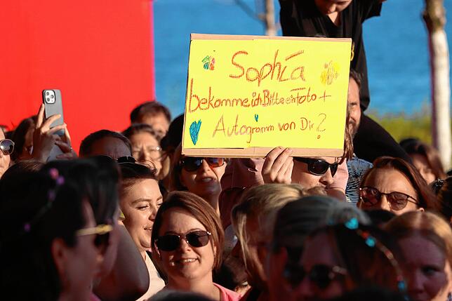 Bild 24: 1500 Fans feiern Sophia beim Sound Beach Festival