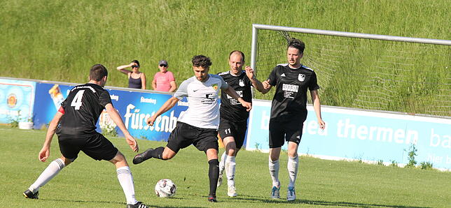 Bild 11: FSV Rheinfelden verliert Abstiegsduell beim VfR Bad Bellingen &ndash; wir haben die Bilder!