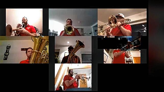 So sieht es in den Wohnzimmern der Holzhauermusiker aus.