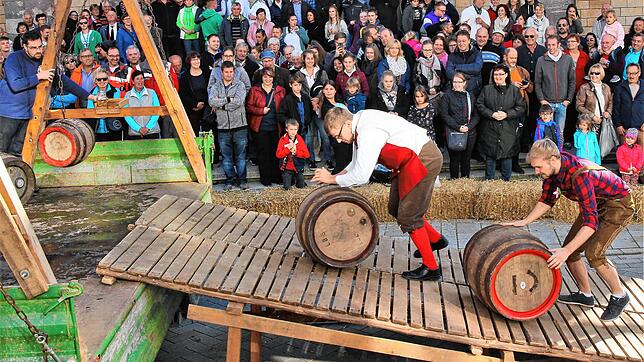 In der Bier-Stadt Bräunlingen messen sich junge Männer bei der Kilbig im Bierfassrollen. Doch in diesem Jahr wird nichts daraus. Unser ...