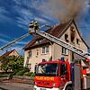 Einen Brand in einem Wohnhaus in der Conradin-Kreutzer-Straße in Meßkirch musste die Feuerwehr am Samstag löschen.
