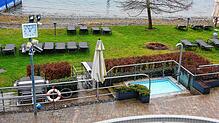 Die Bodensee-Therme Überlingen hat einen naturbelassenen Zugang zum Bodensee, der aber nicht barrierefrei ist. Eine bauliche Erweiterung ...