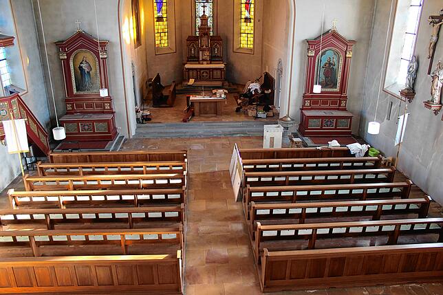 So sah es vor Renovierung und Umbau beziehungsweise zum Beginn in der Kirche St. Georg aus.
