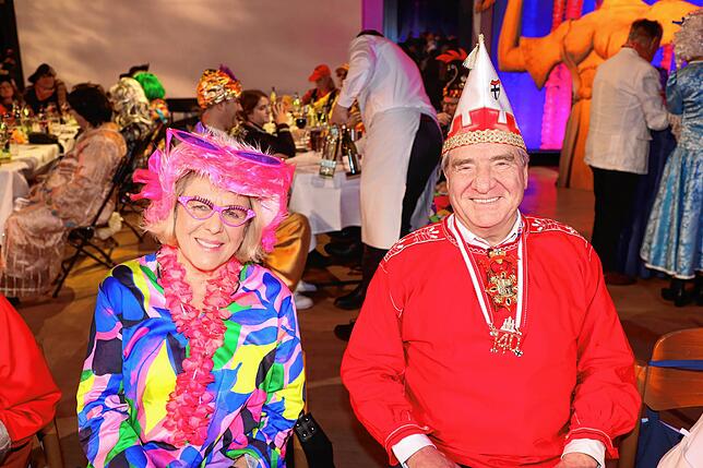 Bild 20: Bitte Platz nehmen! Kurz vor der Live-Übertragung der Konstanzer Fasnacht füllen sich die Reihen
