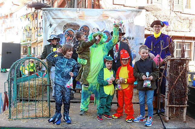 Bild 4: Meersburger Fasnacht: Die schönsten Bilder vom Kärrelerennen 2025