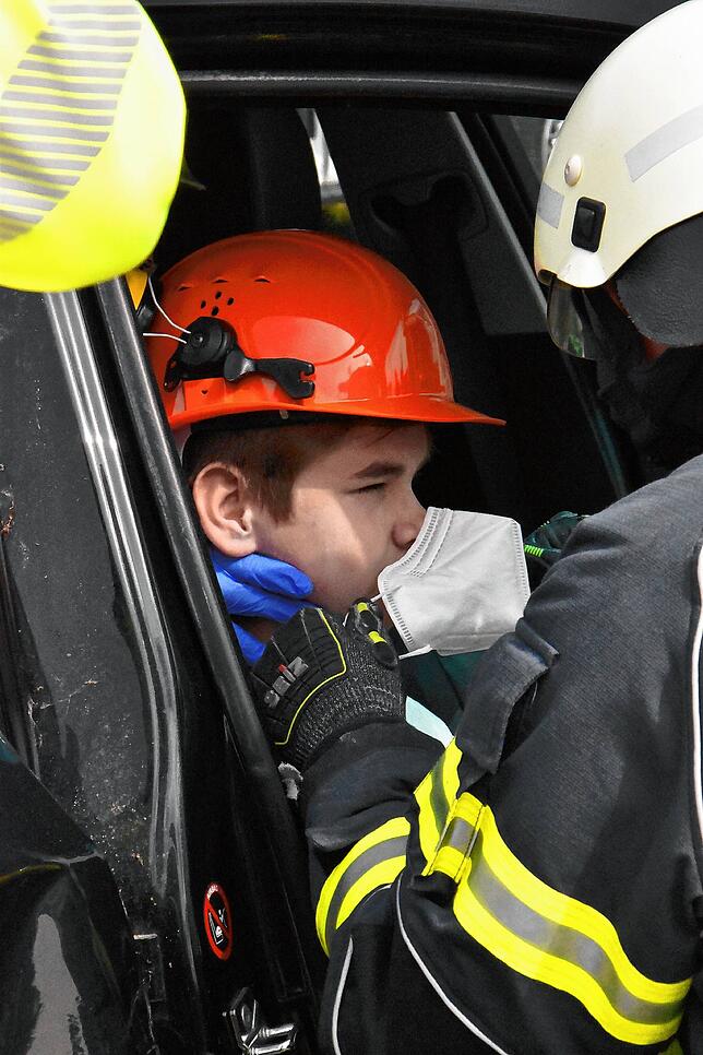Bild 16: Bilder der Abschlussübung einer Blaulichtorganisationenübergreifenden Fortbildung
