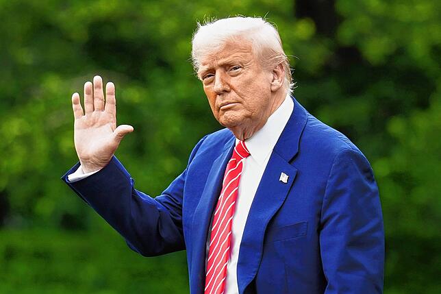 Trump nimmt an Nato-Gipfel teil. Trump hat von den Bündnispartnern Ausgaben in Höhe von fünf Prozent des Bruttoinlandsprodukts ...