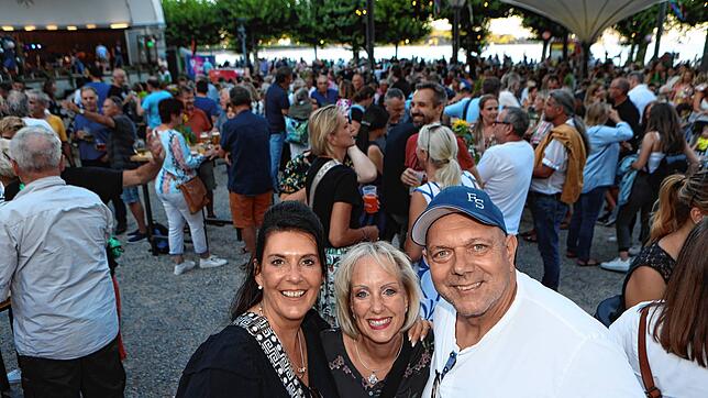 Bild 10: Beim Stadtgartenfest treffen sich die Konstanzer. Alle Fotos vom ersten Abend
