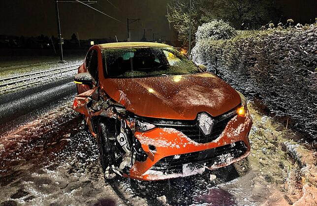 Im Kanton Aargau führte Schnee auf den Straßen bis zum frühen Nachmittag schon zu 25 Unfällen.
