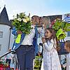 Ein überglücklicher Manuel Stärk bedankt sich bei seiner Frau Julia für die Unterstützung in den vergangenen Wochen. Auch die Kinder Mia ...
