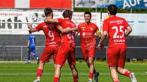 Nach langer Durststrecke feiert der 1. FC Rielasingen-Arlen wieder mal einen Sieg – und hier den 2:1-Siegtreffer von Nico Kunze gegen ...