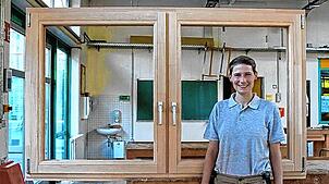 Erste Landessiegerin im Handwerk für Glaser und Fensterbau: Leonie Rösch aus Neuhausen-Oberschwandorf erhielt die Auszeichnung.