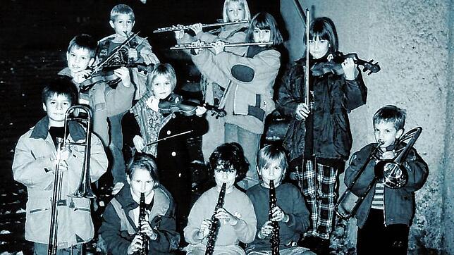 Früher Auftritt eines Jugendensembles der Musikschule im Jahr 1988. Öffentliches Musizieren war stets ein Instrument, die Öffentlichkeit ...