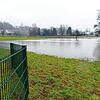 Nach den starken Regenfällen am Wochenende und der Schneeschmelze steht das Wasser auf den Wiesen &ndash; wie hier in Nollingen.