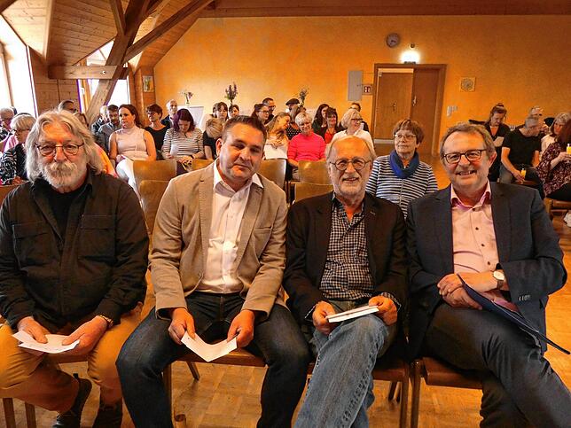 In der Geschäftsführung beim Reha-Zentrum Christiani in Schachen kommt es zum Wechsel an der Spitze. Alexander Oberschmidt (zweiter von ...