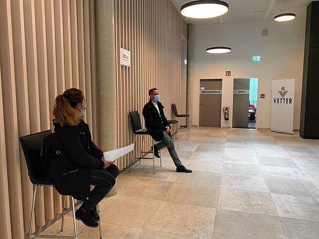 Im Vetter-Impfzentrum wurden seit Mitte Mai bereits 1300 Mitarbeiter durch Betriebsärzte gegen das Corona-Virus geimpft. Der ...