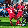 Kaum zu stoppen: Francesco Melina (rechts) vom FC Hochrhein bewies wieder einmal seine Qualitäten und umkurvt die Grießener Simon ...
