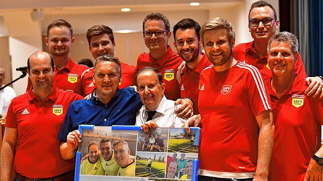 Abschied: Der Schiedsrichterausschuss des Bezirks Hochrhein mit (von links) Lukas Gäng, Timo Bugglin, Christian Eiletz, Marco Brendle, ...