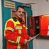 Bad Säckingens Stadtkommandant Tobias Förster, hier vor der Brandmeldezentrale in der Tiefgarage Post (Archivbild). Möglichst bald soll ...