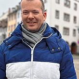 Holger Dilger hat als Entrümpler ein Kleingewerbe angemeldet. Er ist oft nicht nur Dienstleister, sondern auch seelischer Beistand. ...