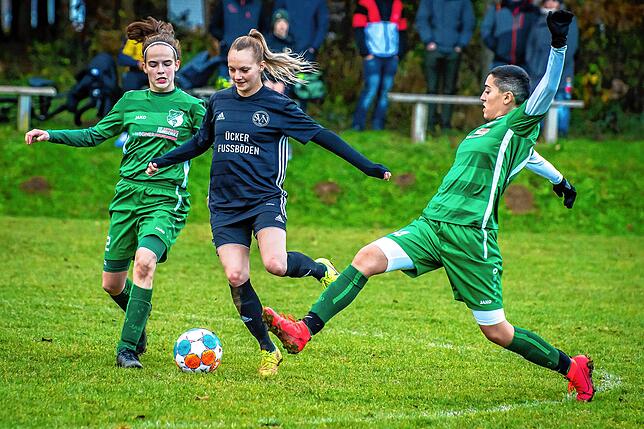 Bild 15: Fußballerinnen des SV Niederhof besiegen die SG Marbach II &ndash; und wir haben Bilder!
