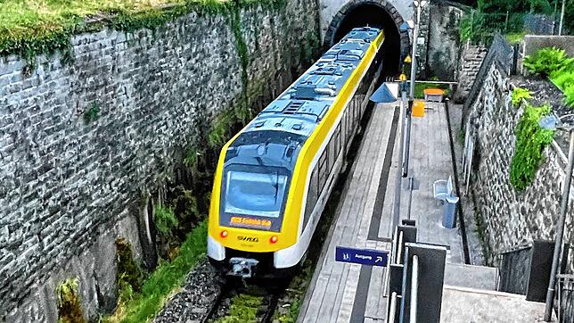 Sollen Sozialpassinhaber kostenlose Fahrkarten für den Stadtbus oder Zuschüsse zum Deutschlandticket erhalten? Das ist noch nicht ...