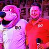 Gute Freunde: &bdquo;Fabs&ldquo;, das neue Maskottchen des SV Jestetten und sein &bdquo;Pate&ldquo; Daniel &bdquo;Steini&ldquo; ...