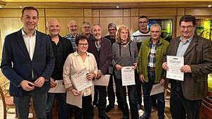 Felix Schreiner mit den Geehrten Matthias Eschbach, Bernhard Huber, Annette Lüttin, Paul Späne, Richard Baumgartner, Peter Keck, ...