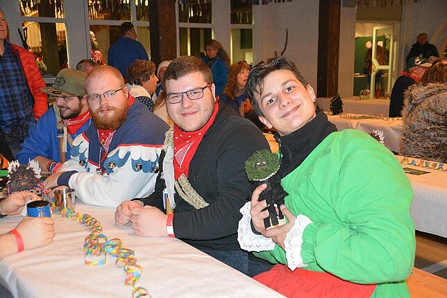 Bild 44: Narrentreffen der Urviecher-Zunft: Bilder vom Bunten Abend