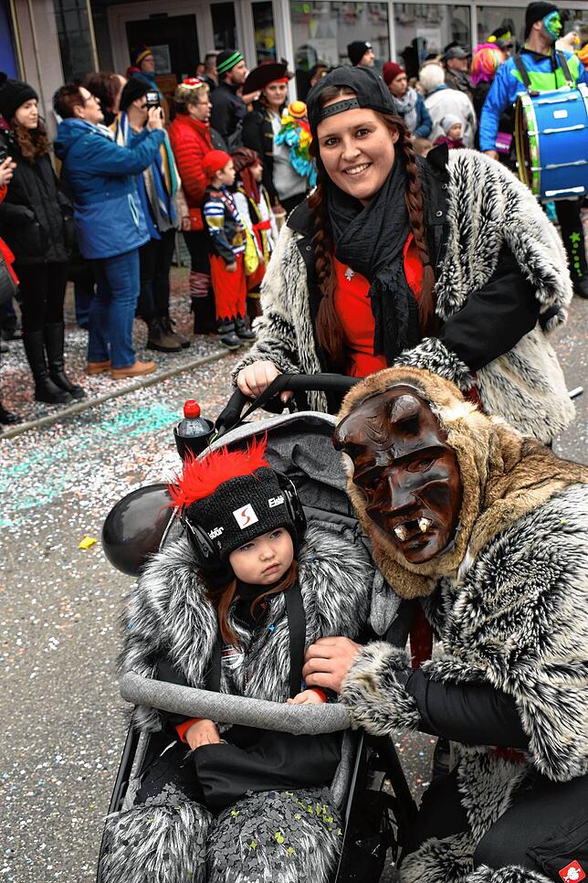 Bild 30: So bunt ziehen die Narren am Sonntag durch Wehr