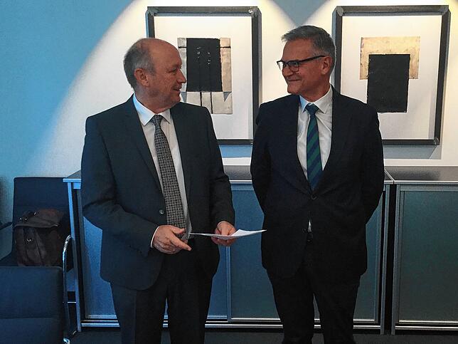 Gute Laune: Lauchringens Bürgermeister Thomas Schäuble (links) und Werner Ritzi, Geschäftsführer der Lauffenmühle Systems GmbH, nach der ...