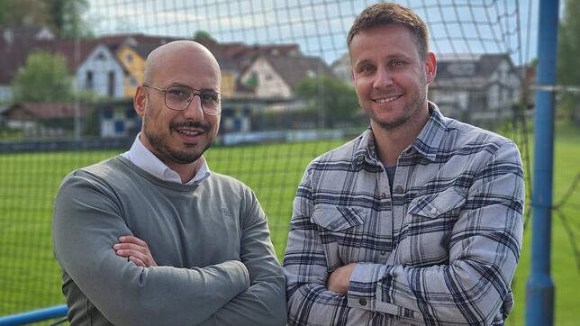 Mohamed Karaki (links), Sportlicher Leiter des SC Konstanz-Wollmatingen und Fabian Wilhelmsen, Trainer des Türkischen SV Singen. Am ...