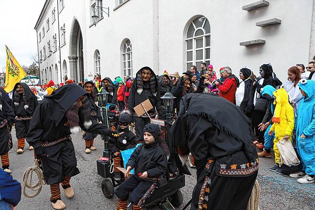 Bild 32: Großer Narrenumzug 2024 in Konstanz &ndash; die besten Bilder gibt&lsquo;s hier &ndash; Teil 1