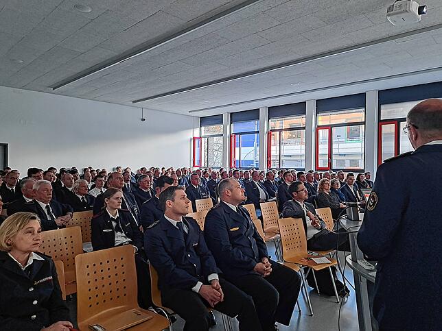 Bernd Roth dankte während der Hauptversammlung allen ehrenamtlichen und hauptamtlichen Feuerwehrleuten für ihren Einsatz.