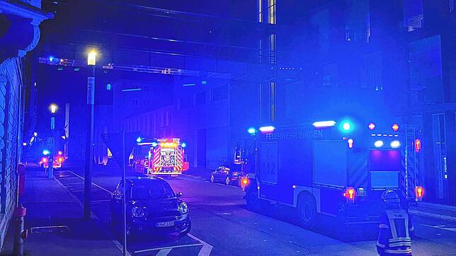 In der Silvesternacht musste die Singener Feuerwehr auch zu einer Alarmierung in die Sparkasse in der Erzbergerstraße ausrücken.