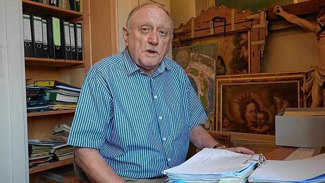 Ist oft mit der Beantwortung von Anfragen befasst: Markdorfs Stadtarchivar Walter Hutter.