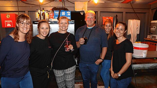 Bild 9: Gute Stimmung beim Hafenfest! Am Wochenende geht es in Staad nochmal rund